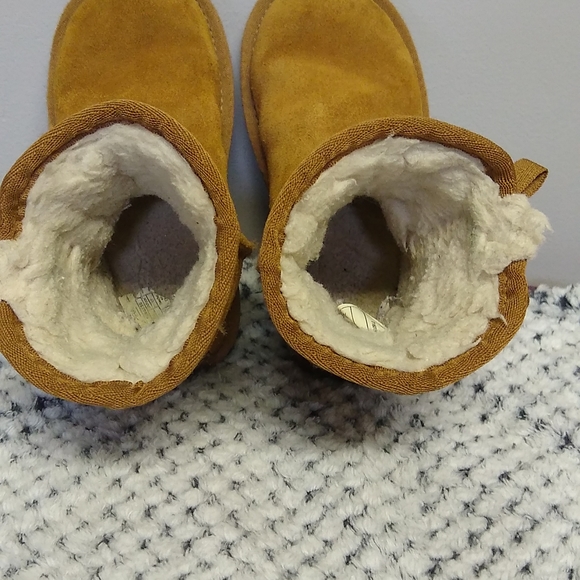 Koolaburra by UGG Victoria Girls' short boot size 10 - Picture 12 of 13